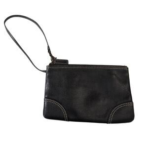 Levenger black pebble leather wristlet wallet flat pouch, topstitching detail